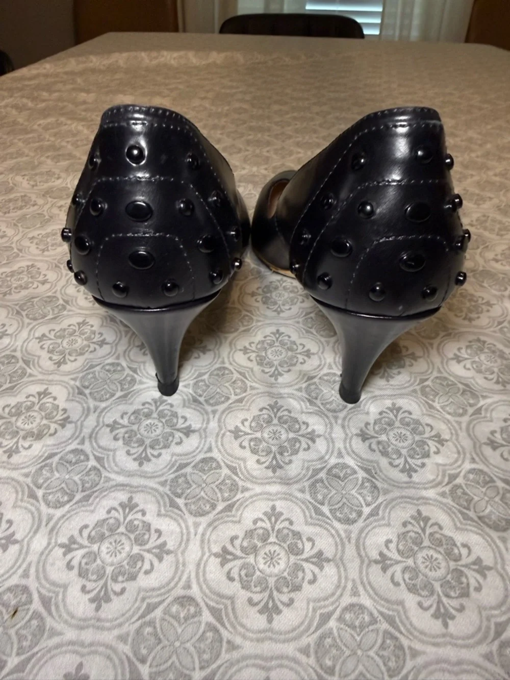 TOD'SOstudded pointed toe leather pumps Size 39
